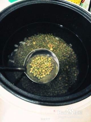暖心的绿豆银耳糖水