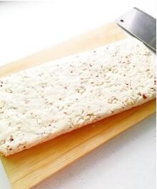 怎么制作美味的花生牛轧糖
