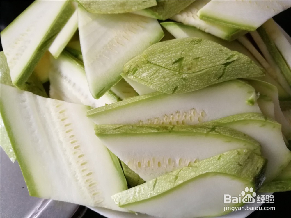 西葫芦炒土鸡蛋