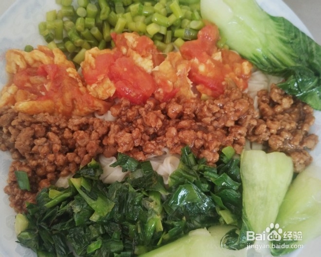 蔬菜炸酱拌面家常版