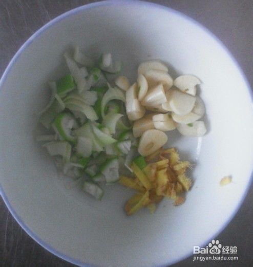 简单的家常菜怎么做？：[10]土豆鸡腿炖粉条