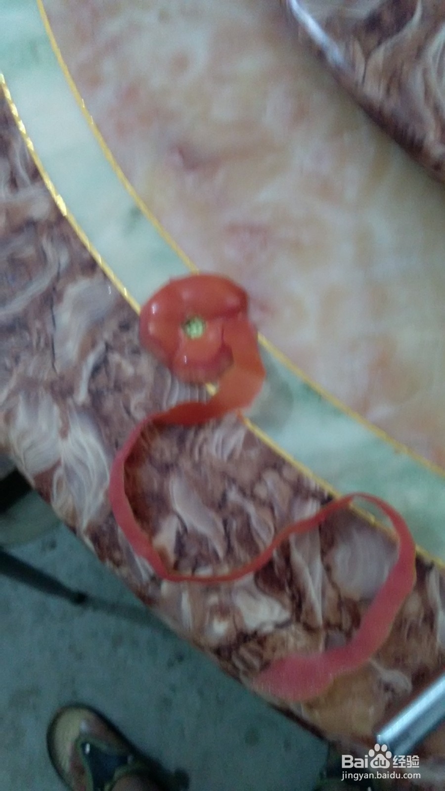 如何拿水果做玫瑰花?