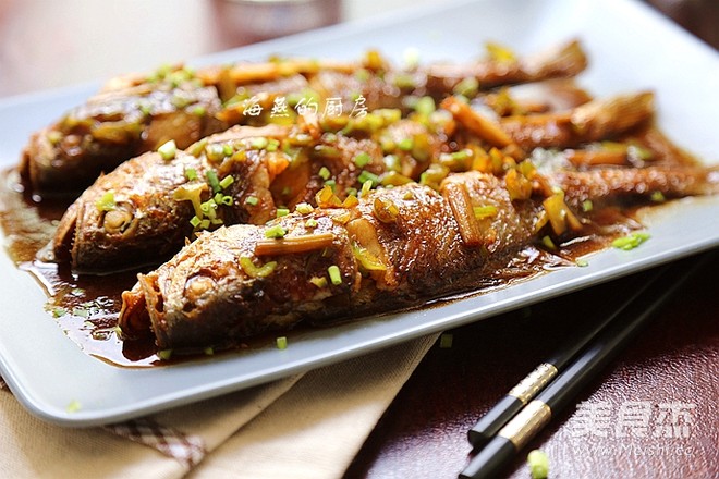 如何烧一条香酥美味的鱼--丁香醋焖黄鱼