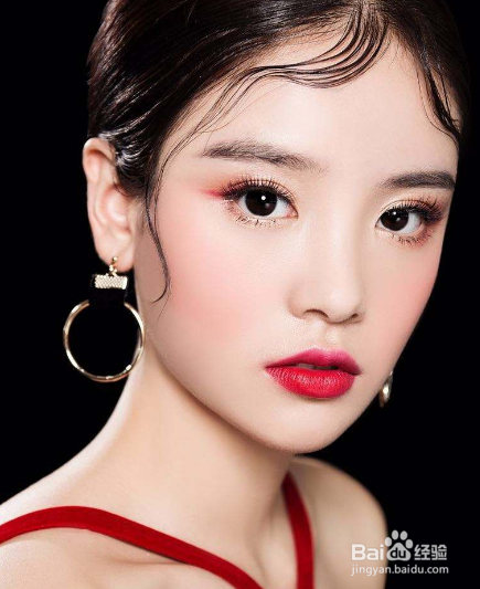 长期化妆和长期素颜,肌肤的区别