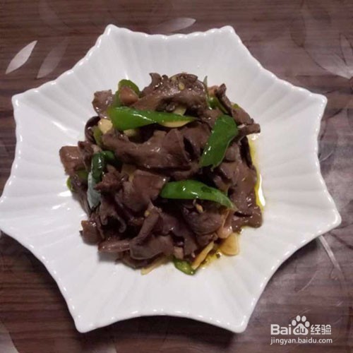 家常小菜~尖椒炒猪心的做法