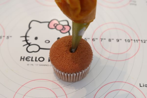 万圣节南瓜杯子蛋糕