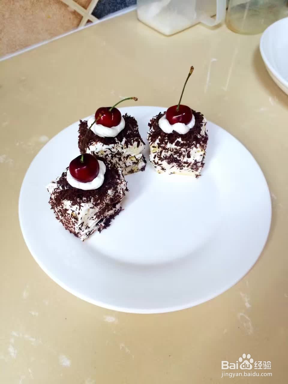 家庭简易制作健康卫生的精美小蛋糕，水果蛋糕