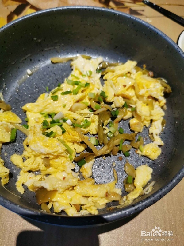 榨菜丝炒鸡蛋