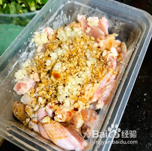 皮脆肉嫩的蒜香鸡翅