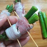怎么样做香煎培根芦笋卷