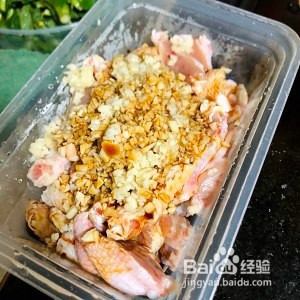 皮脆肉嫩的蒜香鸡翅