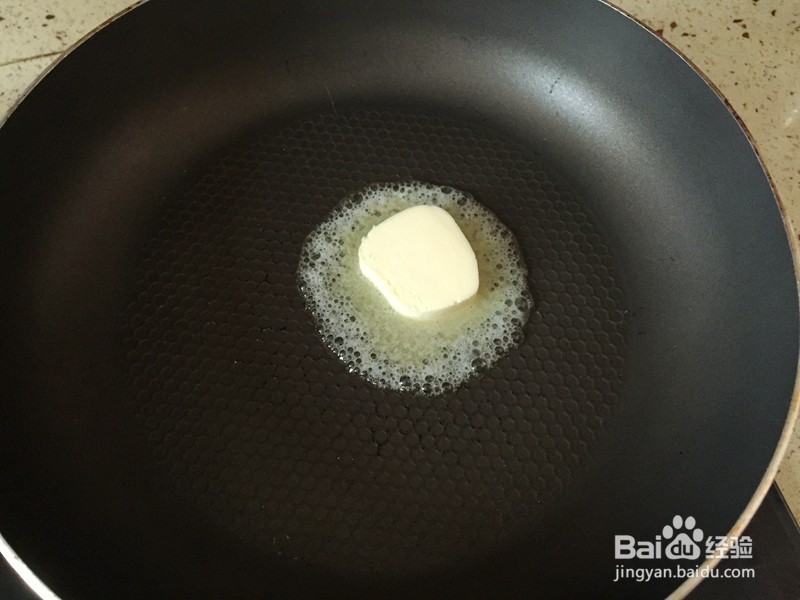 如何做出三汁焖鸡翅？