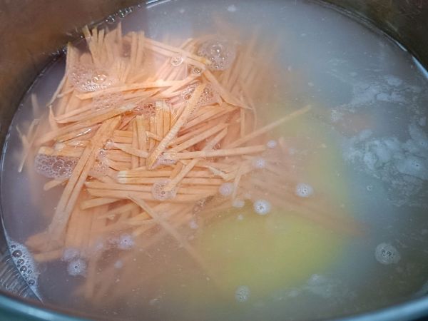 暖胃地瓜小米粥