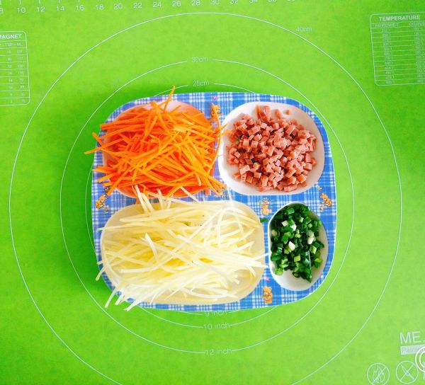 土豆胡萝卜鸡蛋饼