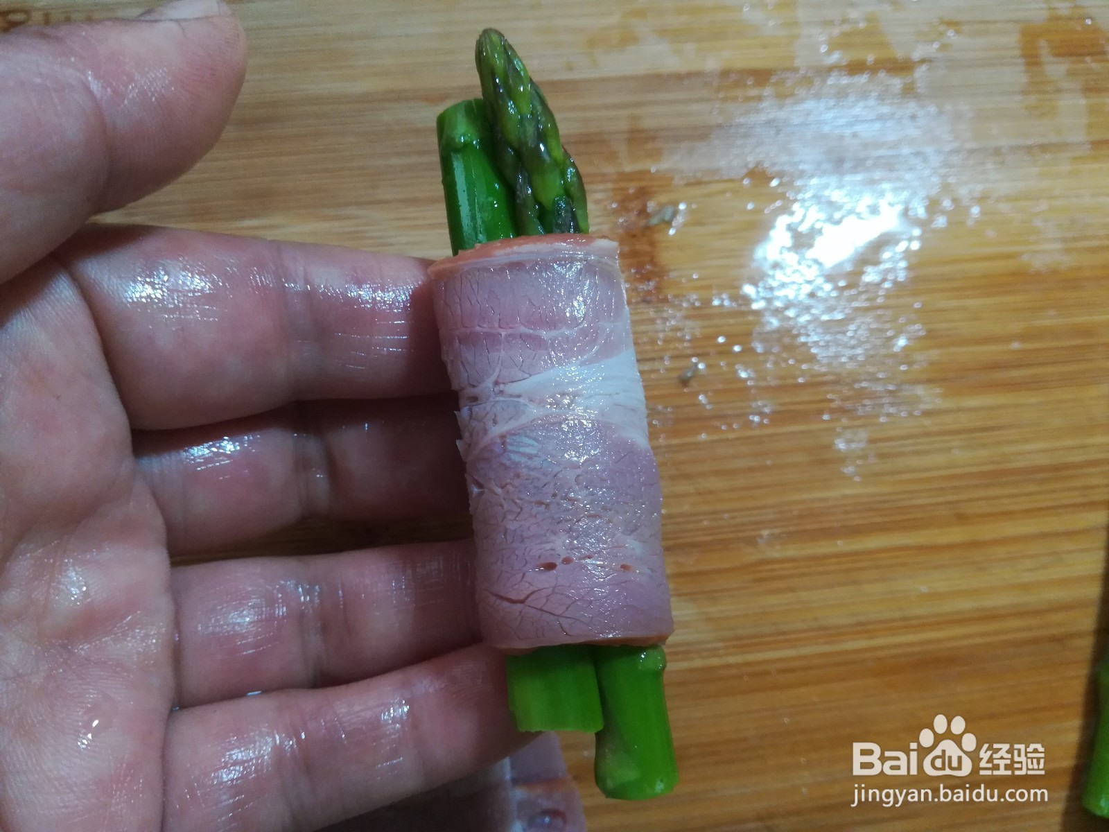 香煎培根芦笋卷的做法