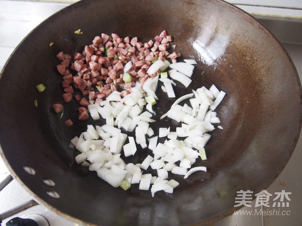 罗勒肠牛肉炒饭