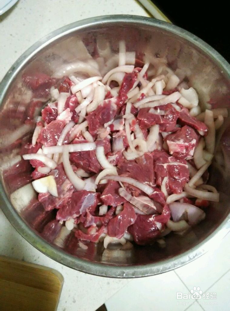 洋葱炖牛肉的做法