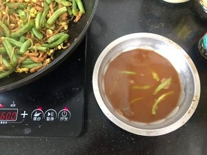 超级好吃的豆角肉丝焖面