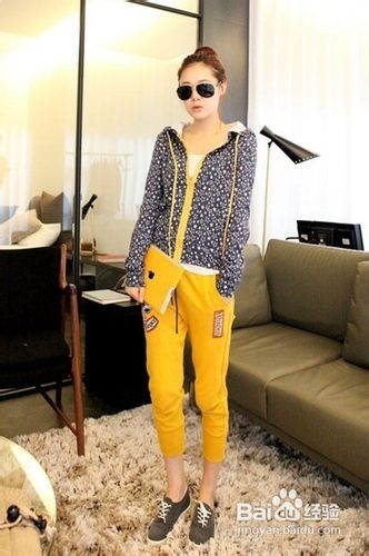 微胖女孩穿衣搭配 个性卫衣潮搭显瘦