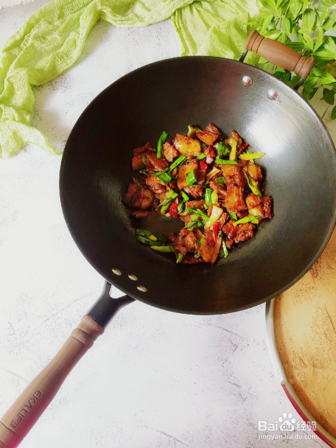 巨下饭的蒜苗回锅肉，香辣美味，好吃到爆
