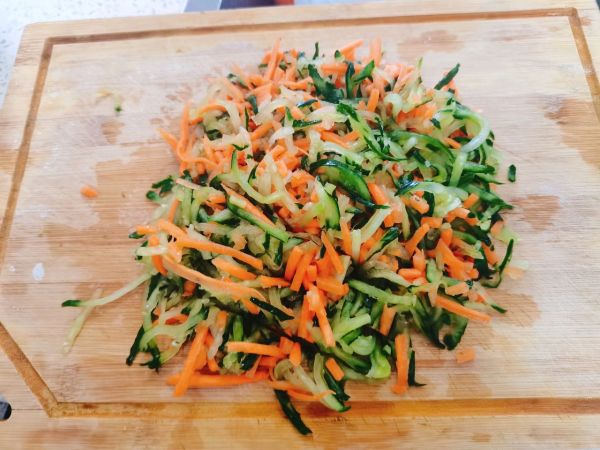 黄瓜虾仁馅饺子