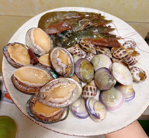 花雕火腿蒸海鲜拼盘