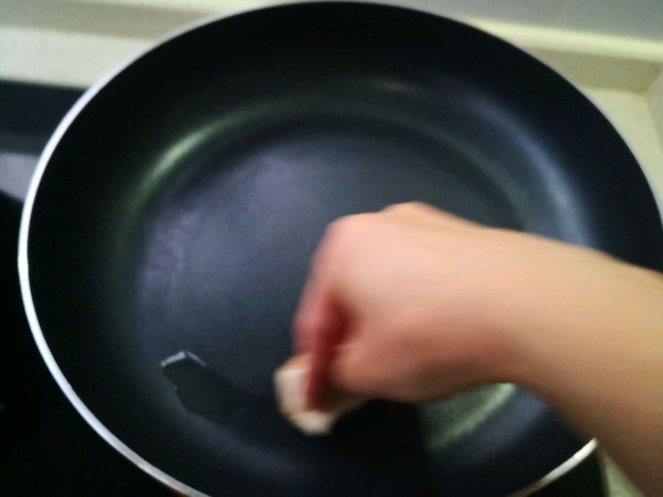 黑全麦松饼配蔓越莓果酱