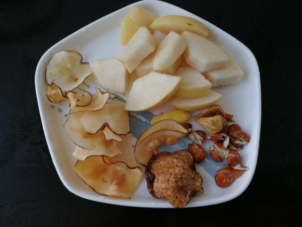 猪肺雪梨海底椰炖汤