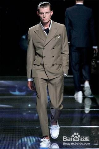 双排扣西装怎么穿