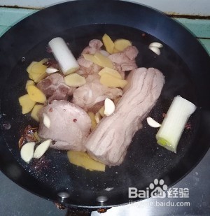 营养美食制作酸菜炖汆白肉