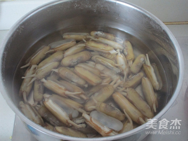 韭黄炒蛏子的做法