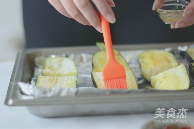 烧烤茄子的灵魂是酱料啊