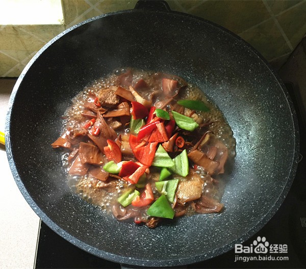 五花肉烧鱿鱼的做法