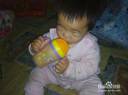 给婴儿喂牛奶有哪些注意事项
