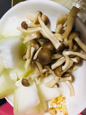 冬瓜菌菇炒鸡胸肉