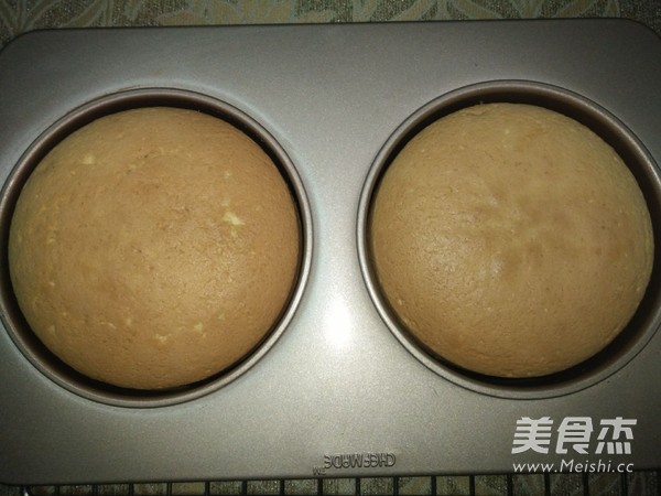 草莓奶油蛋糕杯