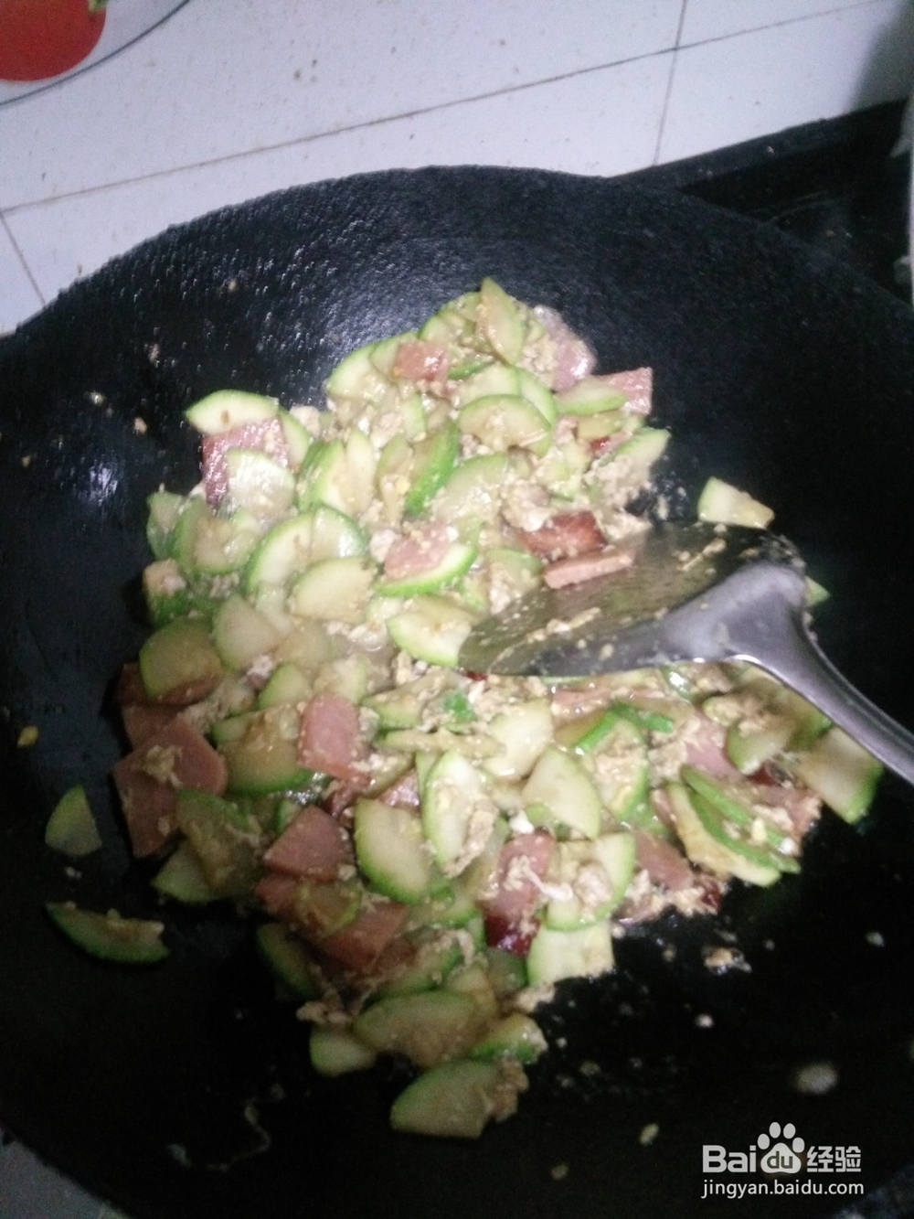 如何制作火腿炒西葫芦