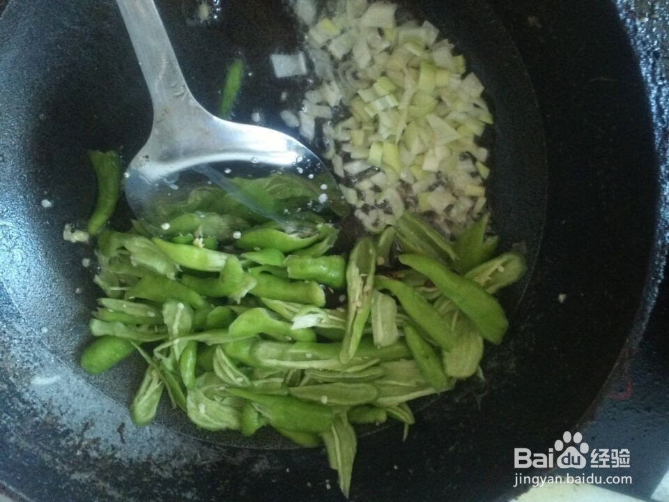 怎样做尖椒炒鸡蛋