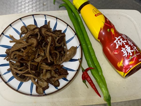 川香干锅茶树菇