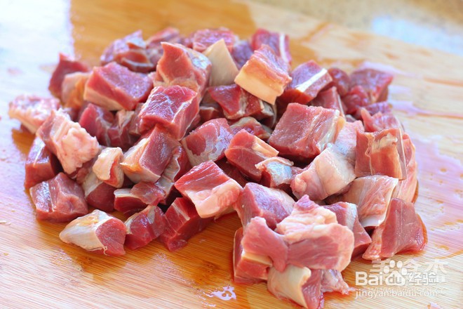 红焖牛肉粒的做法