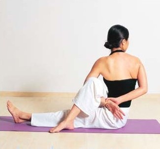 六组瑜伽抻拉脊柱让你变高个