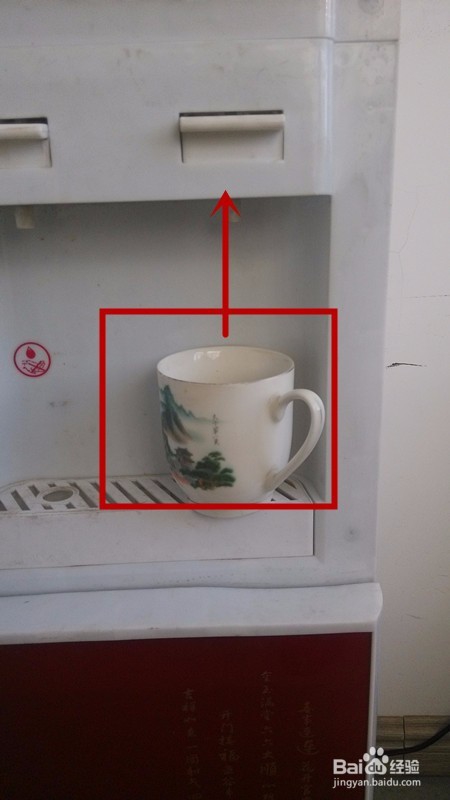 怎么使用饮水机接水喝