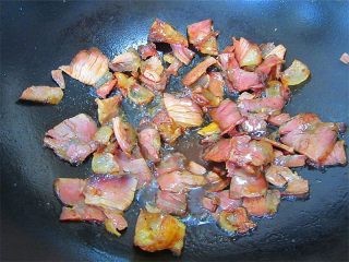 腊肉蒜香卷心菜的做法