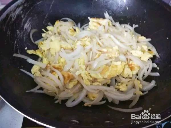 鸡蛋炒洋葱如何做