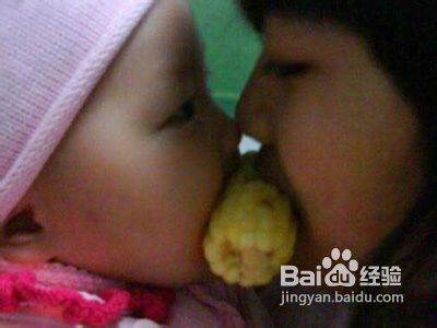 在车厢里宝宝哭闹如何应对