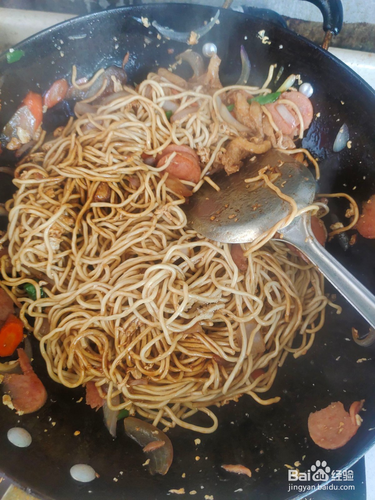 如何在家就能简单制作一份家常炒面呢