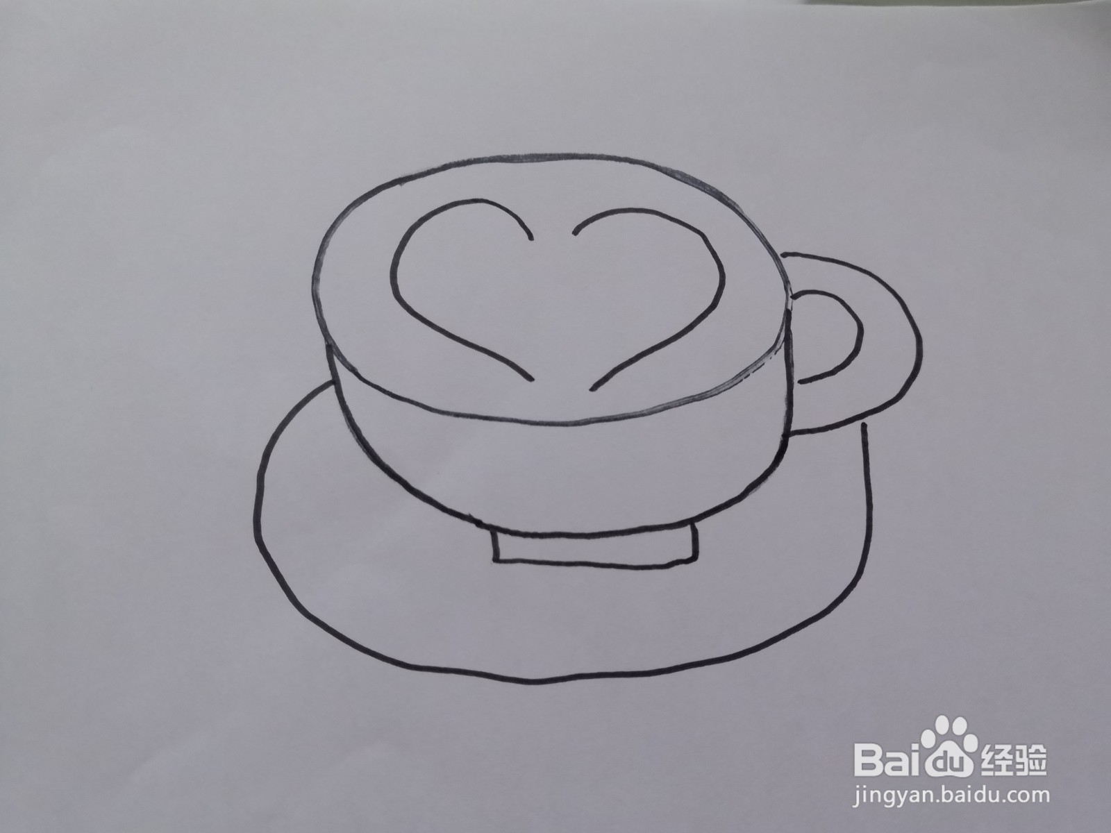 如何画一杯拿铁咖啡