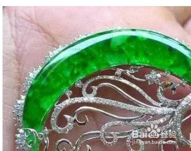 翡翠挂件有一点磕碰怎么办