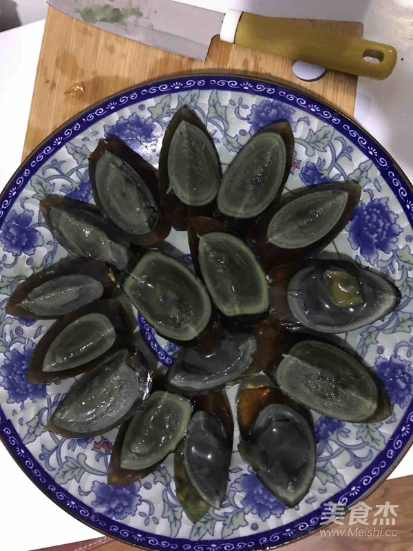 凉拌酸辣皮蛋