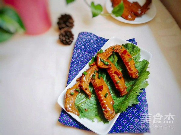 吮指酱香鸭翅,